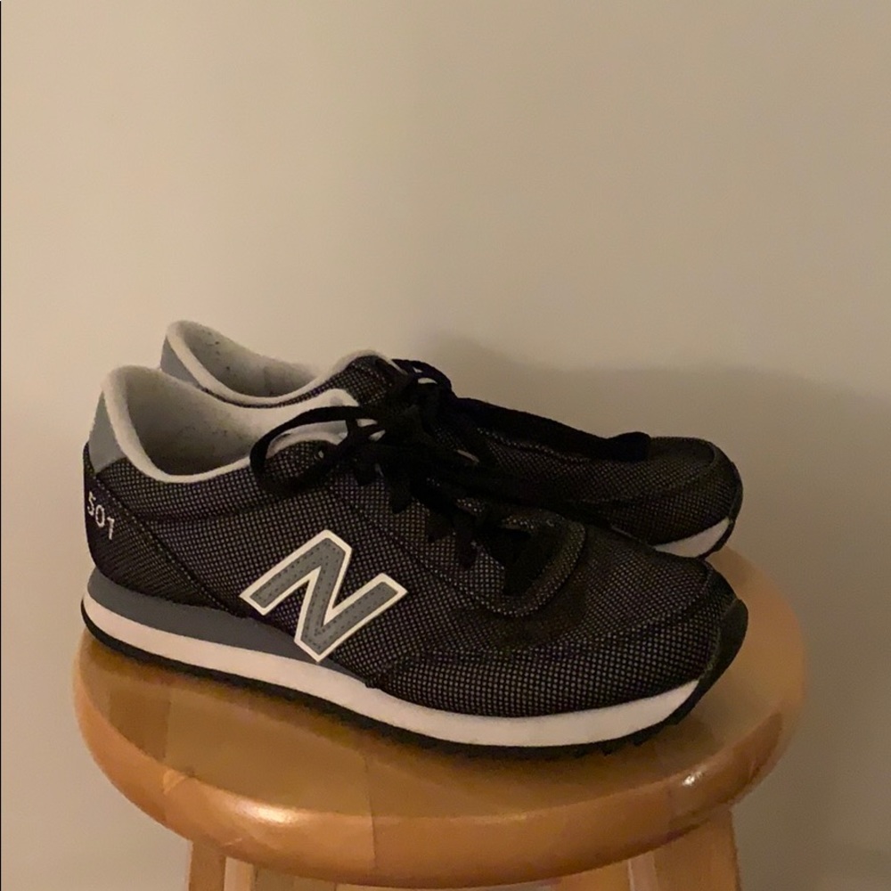 NEW BALANCE SNEAKS